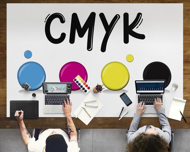 英文文章综述有没有通讯作者?