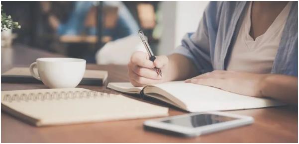 核心期刊最多可以有几个作者？