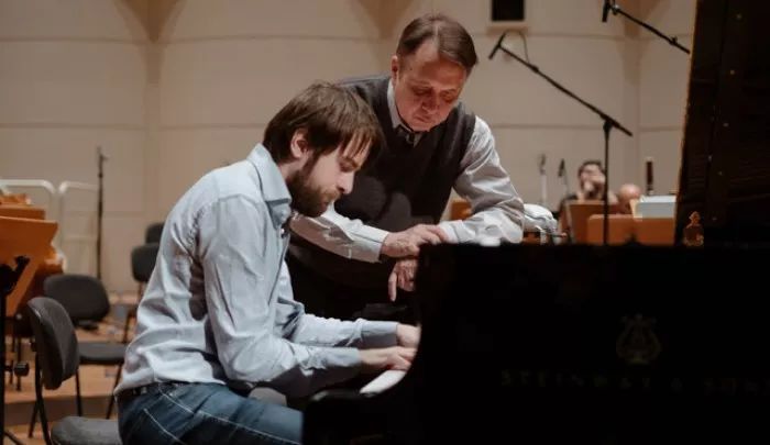 普罗科菲耶夫《第六钢琴奏鸣曲》音乐作品探究论文