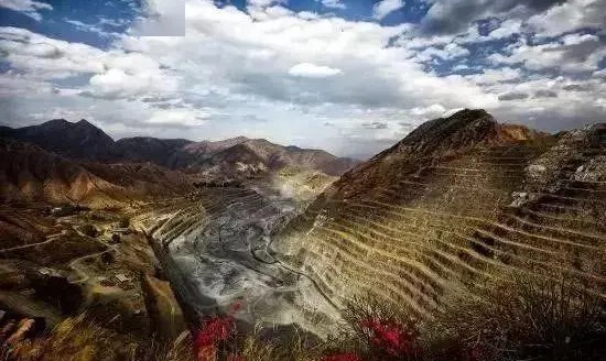 陕西山阳县某钒矿床地质特征论文