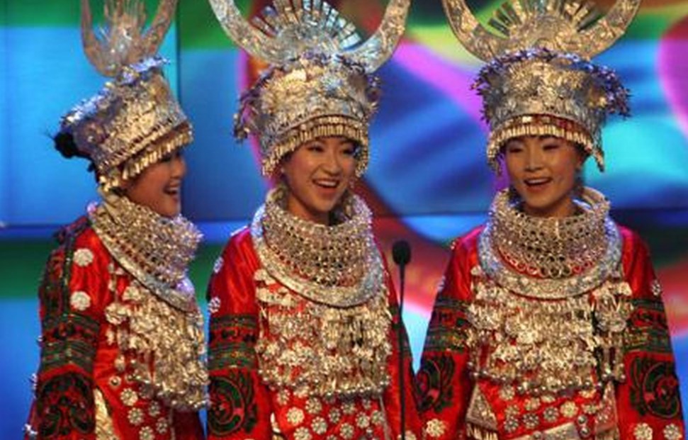 非遗视角下湖南湘西苗族民歌传承路径研究论文