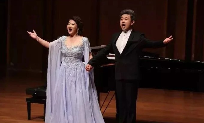钢琴艺术指导与声乐演唱协同配合的思考论文