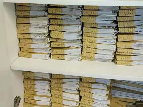 高校档案工作中的法律问题研究论文