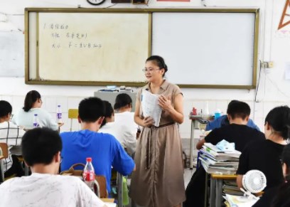 同步学堂初中段教师教学策略的研究论文