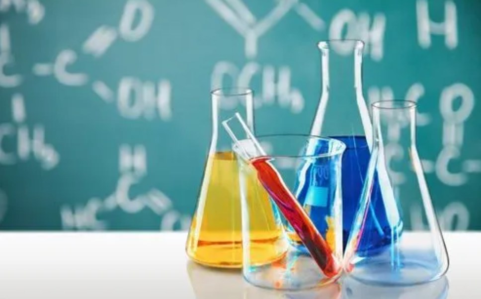 高中化学教学中应用多媒体的实践探究论文