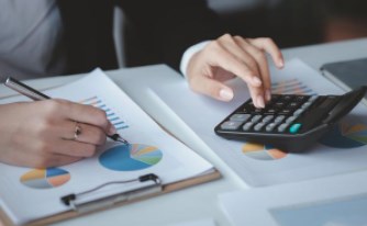 基于智能财务视角的集团型企业财务转型策略探讨论文