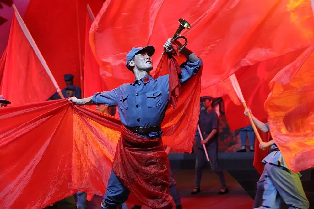 浅谈声乐学习中红色文化歌曲的文化内涵及重要性论文