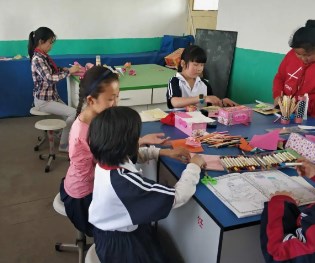 小学劳动教育校本活动创新路径研究论文