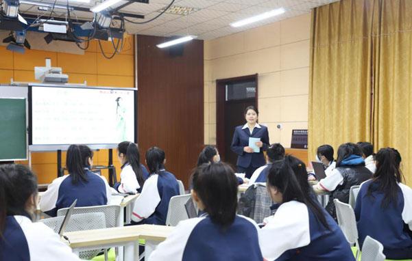 中职语文教学融入职教元素的实践策略论文