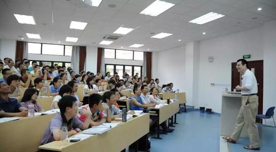 “契合”“困境”与“破局”：人工智能赋能高校思想政治教育探析
