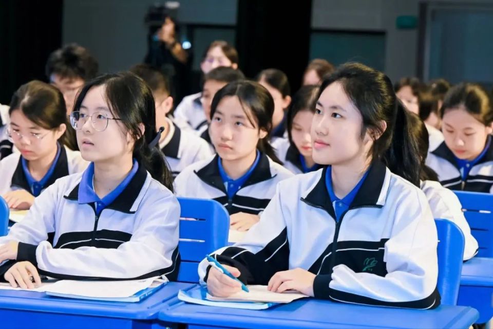 共建共享协同创新，和而不同特色发展——对于集团化办学路径的几点探索论文