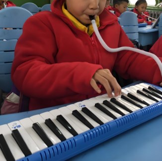 激趣乐学成就小学音乐课堂教学的精彩论文